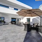 Casa Blanca Villa *