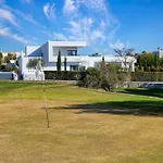 Casa Blanca *