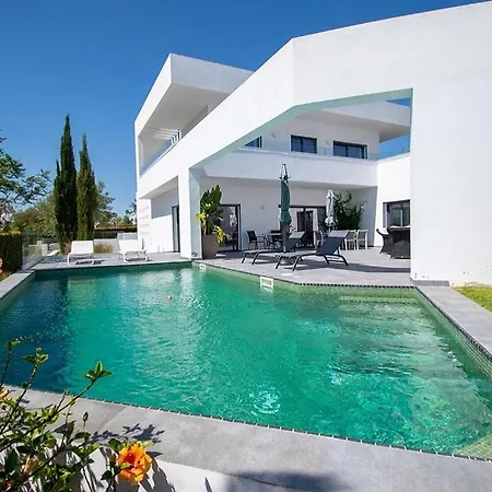Casa Blanca Villa